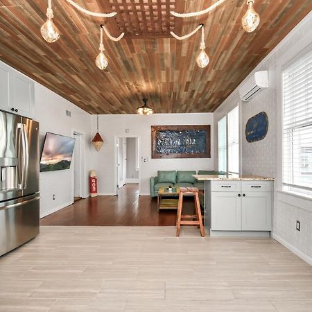 Nautical Loft With Outdoor Kitchen & Beach Access Lejlighed Galveston Eksteriør billede