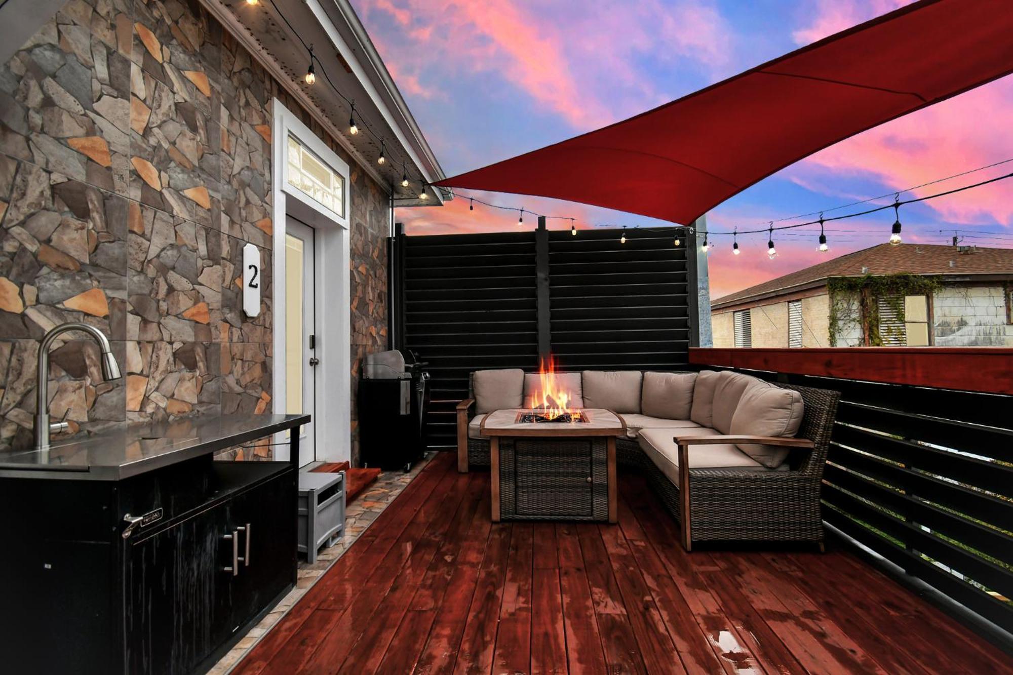 Nautical Loft With Outdoor Kitchen & Beach Access Lejlighed Galveston Eksteriør billede
