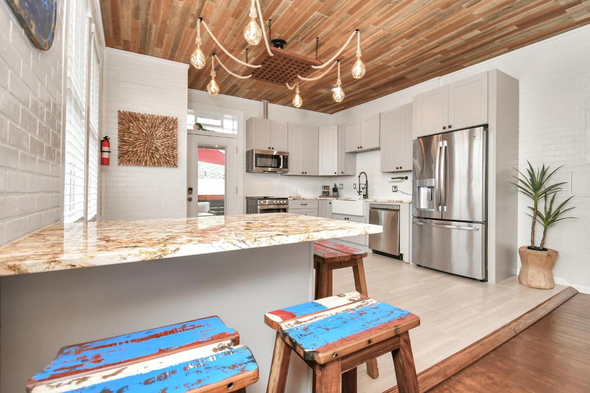 Nautical Loft With Outdoor Kitchen & Beach Access Lejlighed Galveston Eksteriør billede