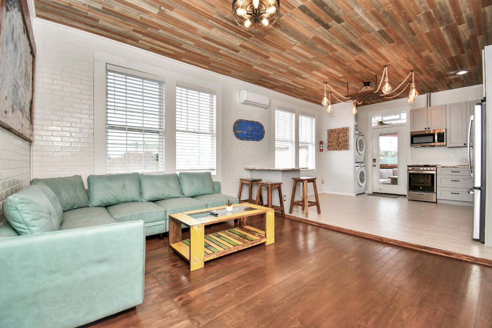 Nautical Loft With Outdoor Kitchen & Beach Access Lejlighed Galveston Eksteriør billede