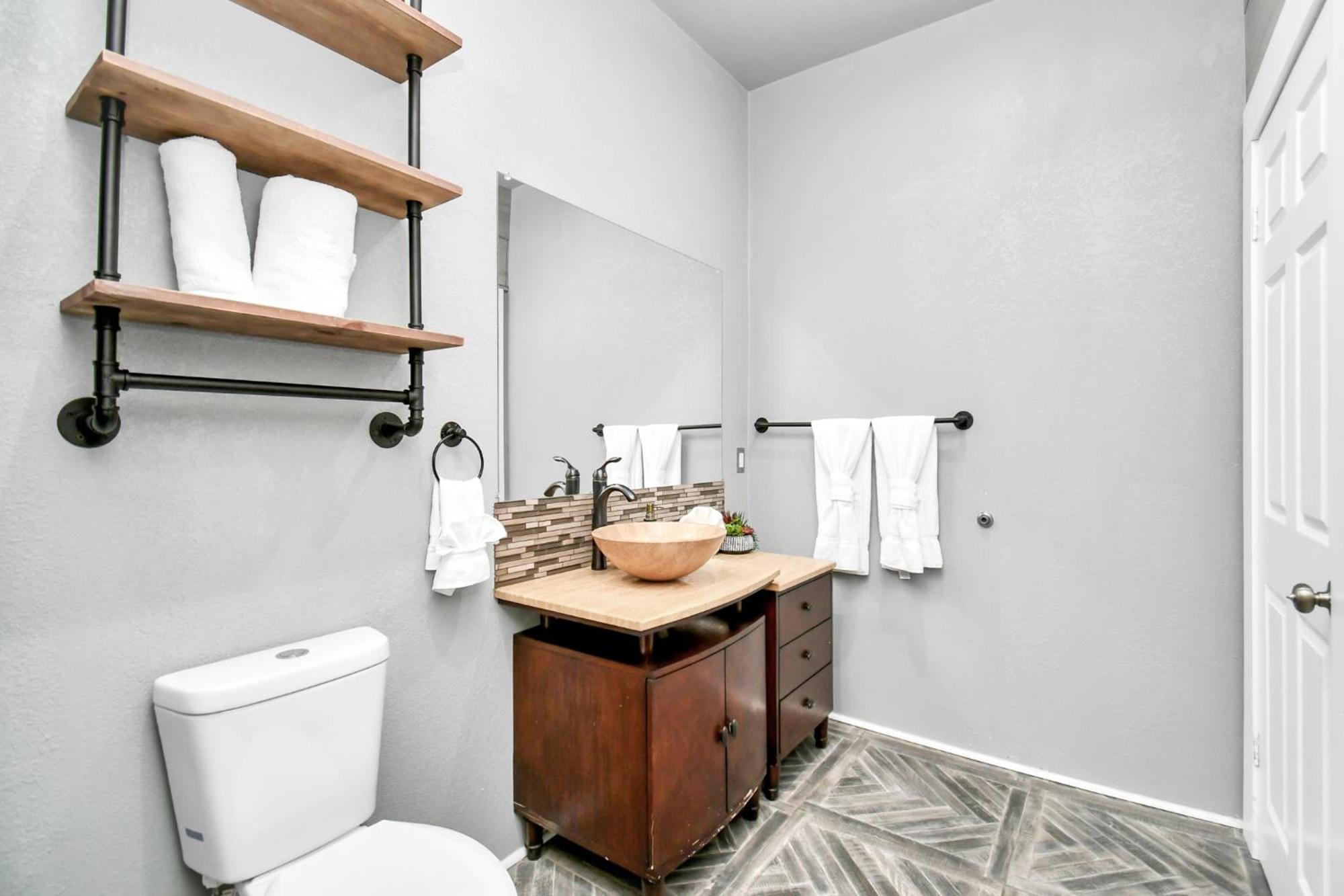 Nautical Loft With Outdoor Kitchen & Beach Access Lejlighed Galveston Eksteriør billede